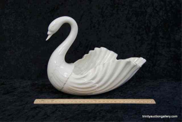 Appraisal: Lenox Large Cream Color Open Tail SwanThis is for a