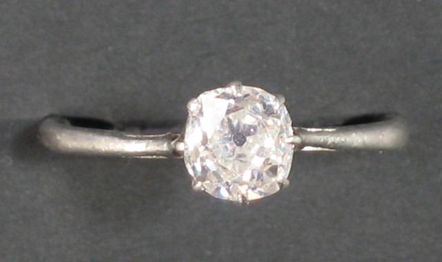 Appraisal: A DIAMOND SOLITAIRE RING the round old-cut diamond in a