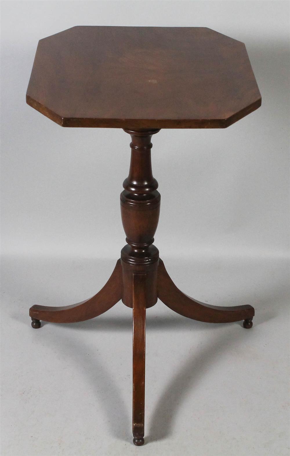 Appraisal: FEDERAL MAHOGANY TILT-TOP CANDLESTAND NEW YORK OR PHILADELPHIA ca an