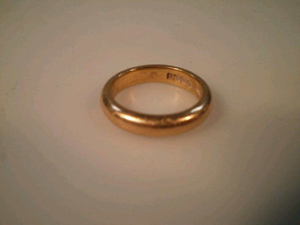 Appraisal: A ct gold wedding band g