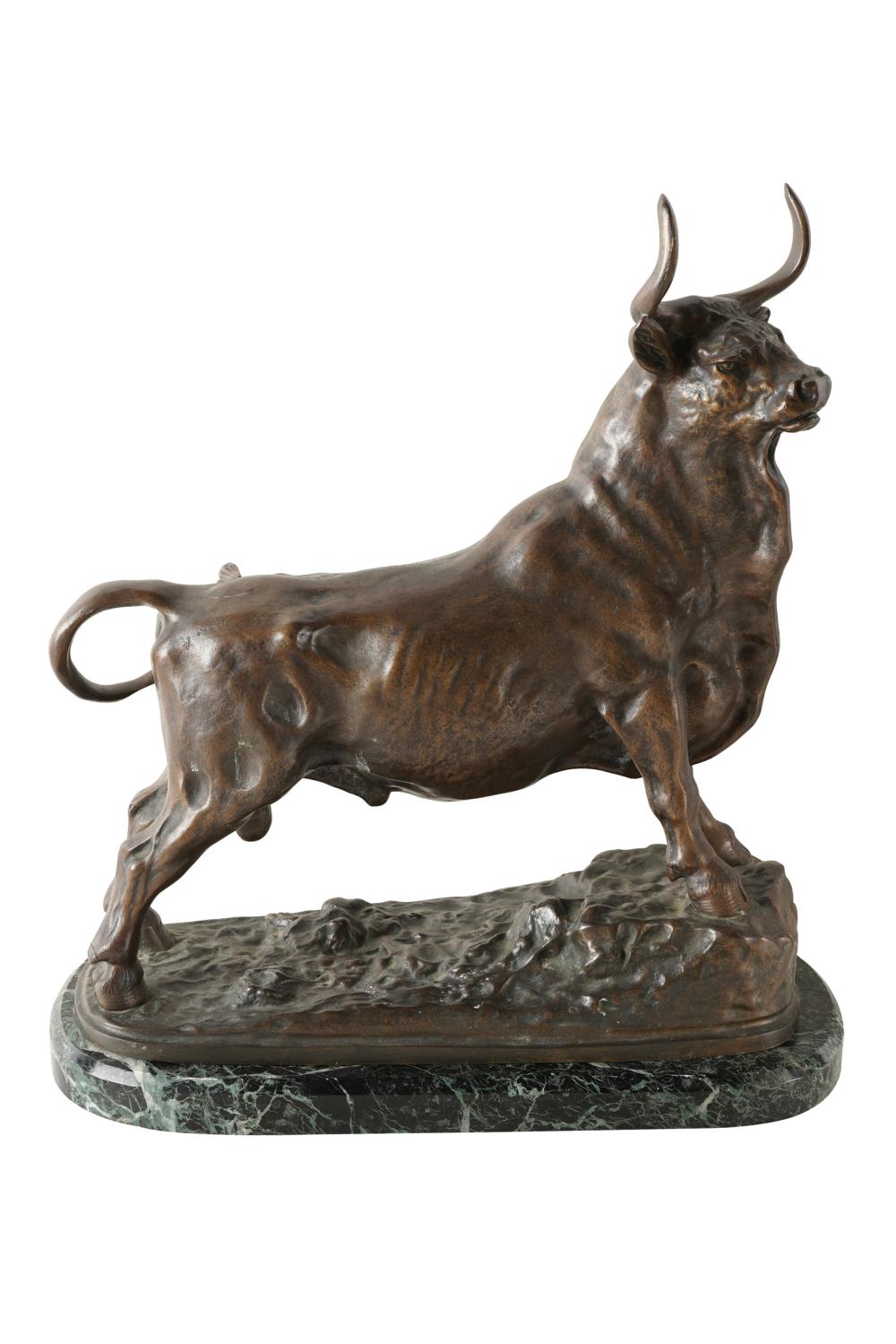 Appraisal: FIGURE OF A BULLbronze unsigned on a green marble plinth