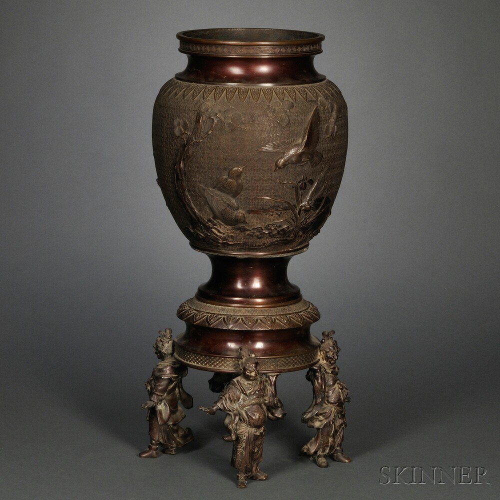 Appraisal: Bronze Vase Jar with a Four-legged Stand Japan th th