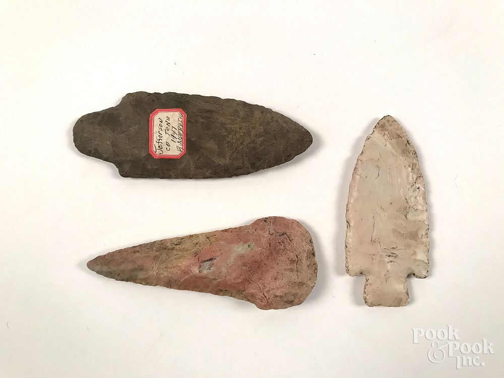 Appraisal: Three ancient Native American stone points Three ancient Native American