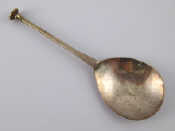 Appraisal: An unmarked th century silver sealtop spoon top incised ES