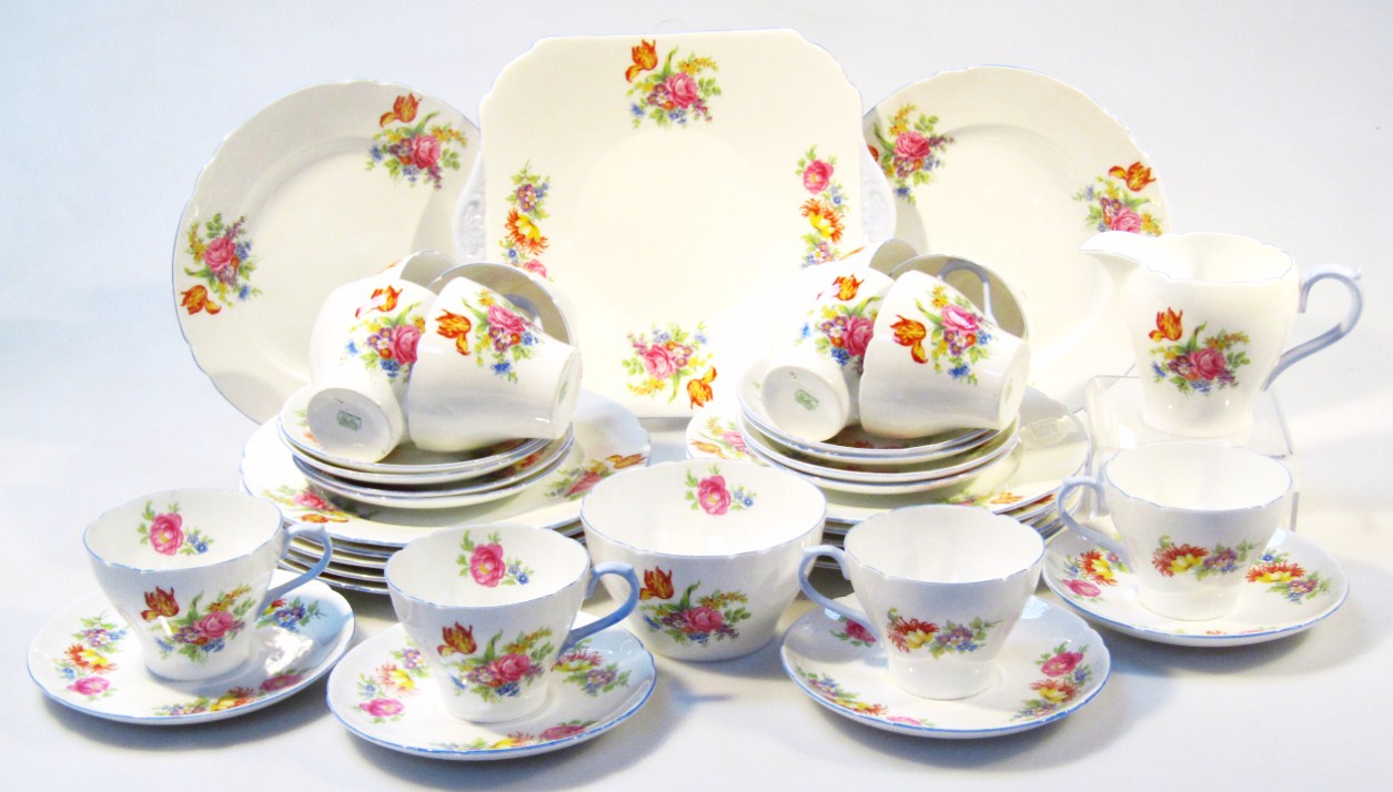 Appraisal: A thC Shelley part tea service to include sandwich plate