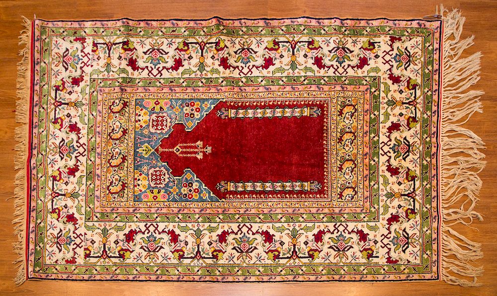 Appraisal: Turkish Kayseri Prayer Rug x hand knotted Condition Appears unused