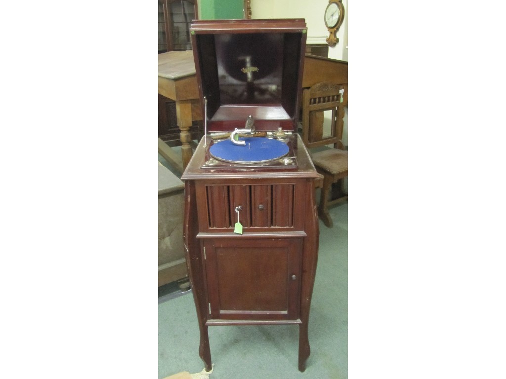 Appraisal: Dulcetto gramophone cabinet