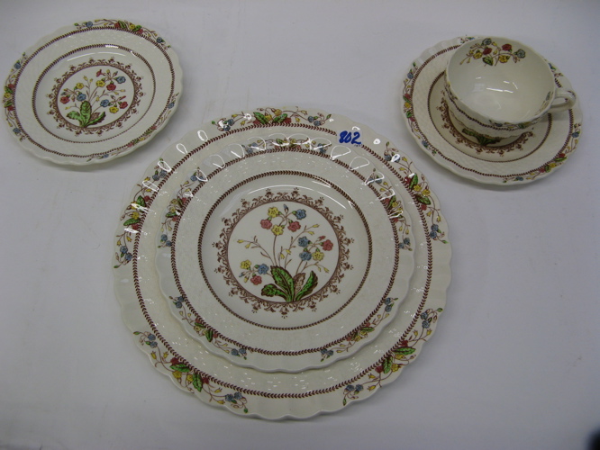 Appraisal: AN ENGLISH COPELAND SPODE FINE CHINA SET pieces in the