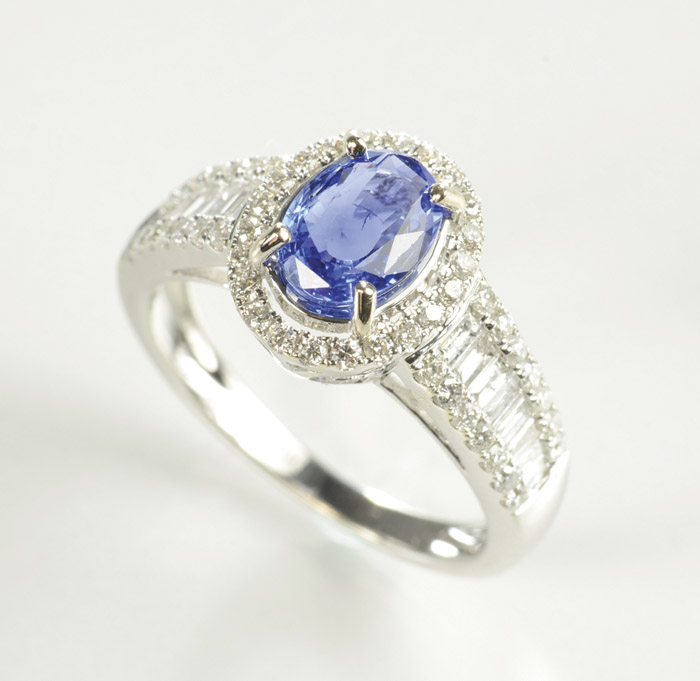 Appraisal: SAPPHIRE DIAMOND AND EIGHTEEN KARAT GOLD RING The white gold