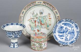 Appraisal: Four pieces of Chinese porcelain to include a blue and