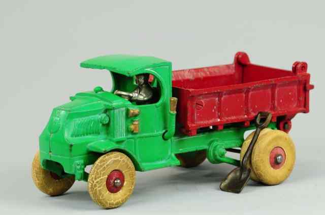 Appraisal: HUBLEY MACK DUMP TRUCK Cast iron 'C' Mack cab with