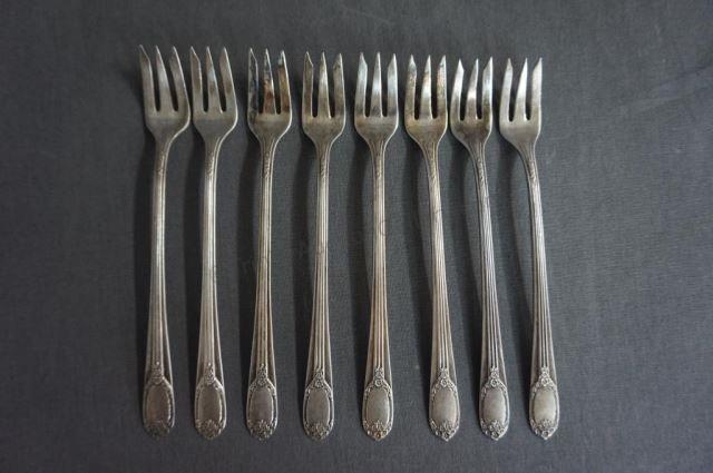 Appraisal: Vintage Rogers Silverplate Fish Fork Set ca 's Produced by