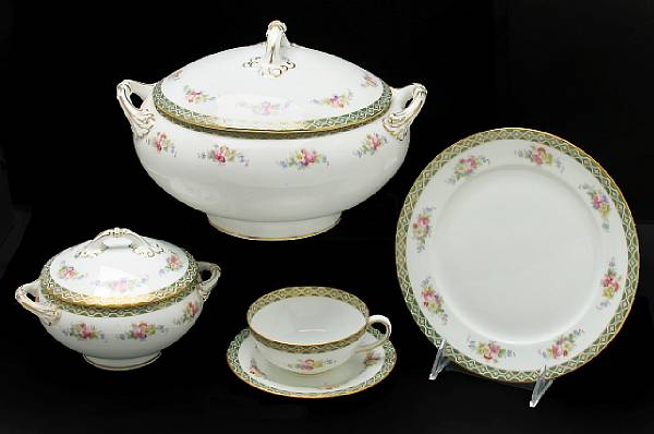 Appraisal: A Cauldon porcelain part dinner service diameter of dinner plate