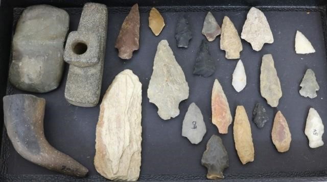 Appraisal: PREHISTORIC ITEMS TO INCLUDE ARROWHEADAND SPEAR POINTS AN EARLY CLAY