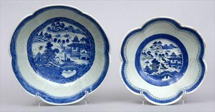 Appraisal: TWO CANTON BLUE AND WHITE HEXAFOIL GRADUATED BOWLS The interiors