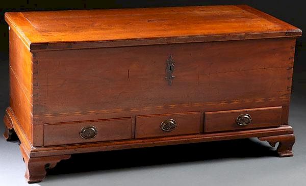 Appraisal: A FINE EARLY AMERICAN FEDERAL BLANKET CHEST A FINE EARLY