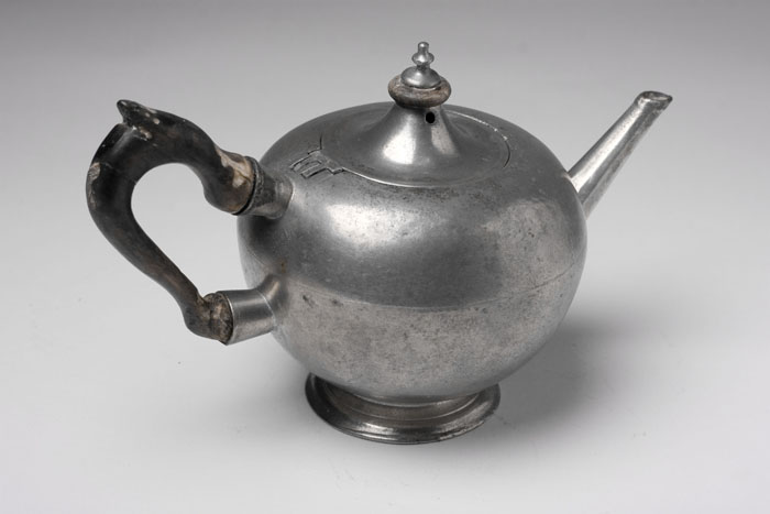 Appraisal: PEWTER TEAPOT EDWARD QUICK LONDON ENGLAND CIRCA - Maker's mark