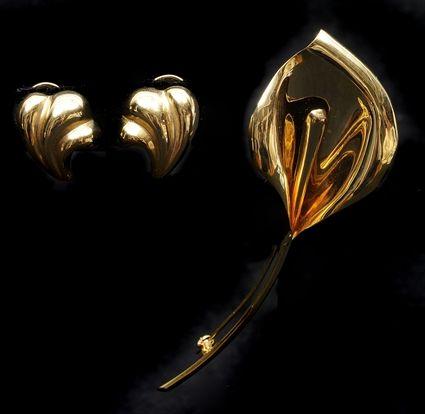 Appraisal: k Calla Lily Brooch Together with a pair of gold