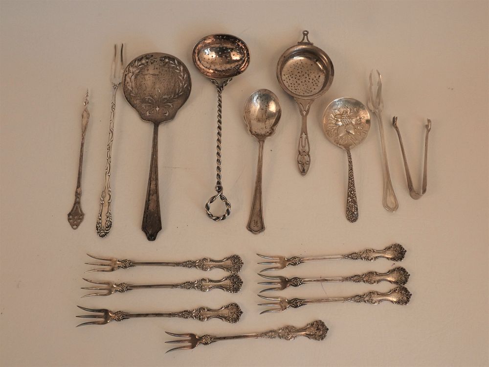 Appraisal: STERLING SILVER FLATWARE ITEMS Includes set sterling Pompadour seafood forks