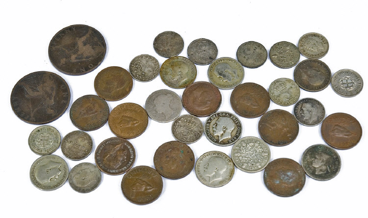 Appraisal: Small Collection Of Coins Comprising Farthings Sixpence Threepence etc