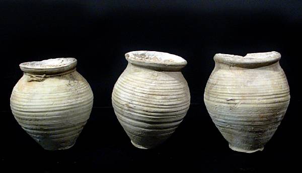 Appraisal: A group of three Moorish or Spanish Palomeros dove jars