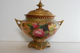 Appraisal: A LARGE ROYAL WORCESTER HAND PAINTED LIDDED POR POURRI VASE