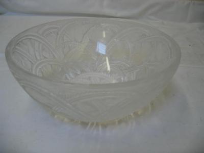 Appraisal: A LALIQUE CLEAR GLASS CIRCULAR BOWL the exterior moulded in