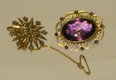 Appraisal: AN EDWARDIAN SEED PEARL PENDANT BROOCH modelled as a pearl