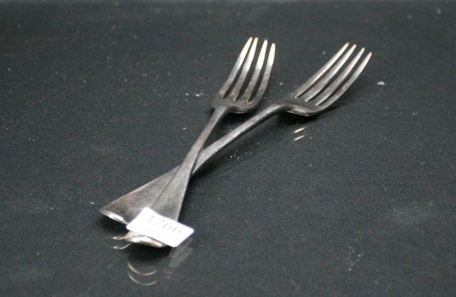 Appraisal: A mixed set of six sterling silver Old English forks