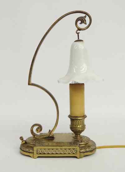 Appraisal: Lamp marked ''Pairpoint E '' Has bell style shade ''