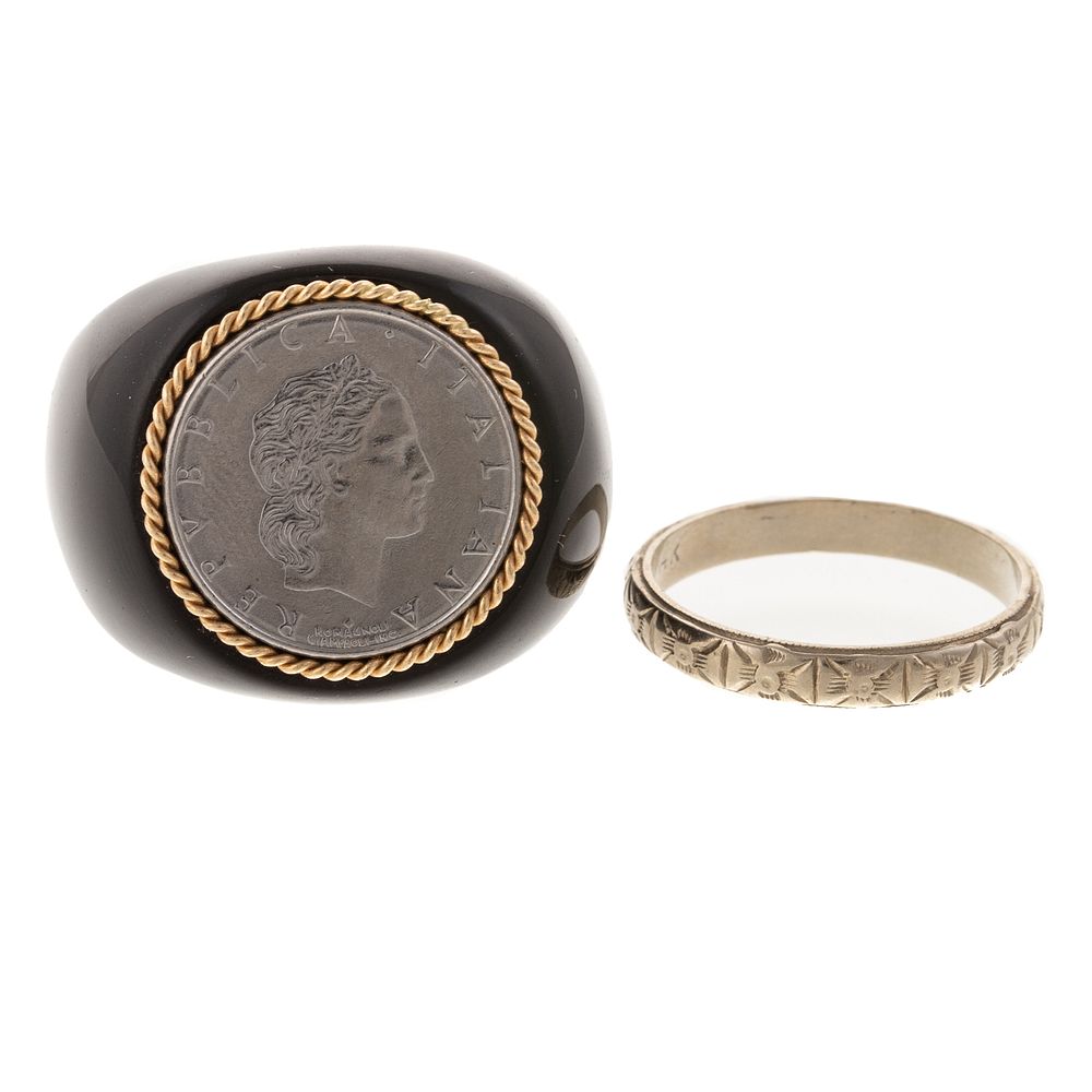 Appraisal: An Italian Hardstone Ring with Coin in K Band onyx