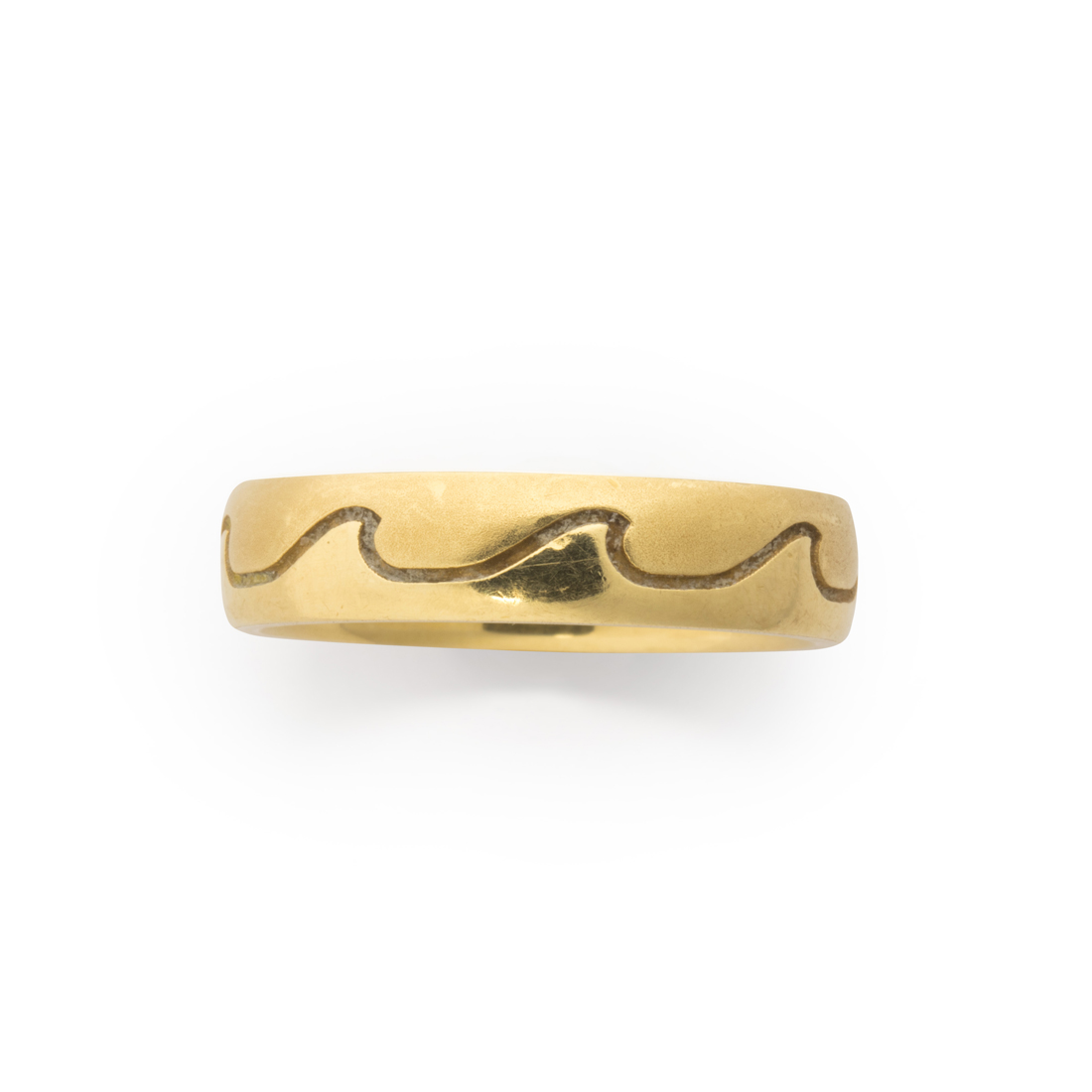 Appraisal: AN EIGHTEEN KARAT GOLD RING An eighteen karat gold ring