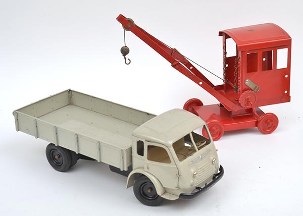 Appraisal: TWO LARGE SCALE TINPLATE MODELS INCLUDING TRIANG CRANE RED AND