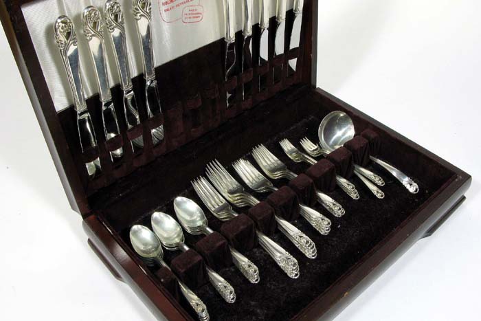 Appraisal: AN INTERNATIONAL STERLING SILVER FLATWARE SET pieces in the Spring