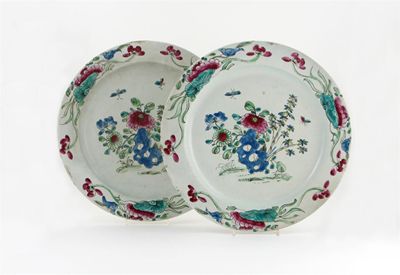 Appraisal: A large pair of Bow plates painted in the Oriental