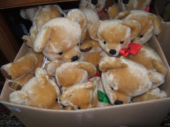 Appraisal: A good number of Merry Thought teddy bears of various