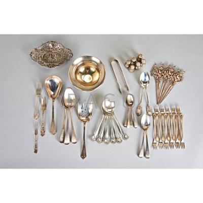 Appraisal: SILVER AND SILVER PLATE TABLEWARE AND UTENSILS Three pairs salt