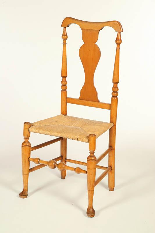 Appraisal: COUNTRY QUEEN ANNE SIDE CHAIR American late th century hardwood