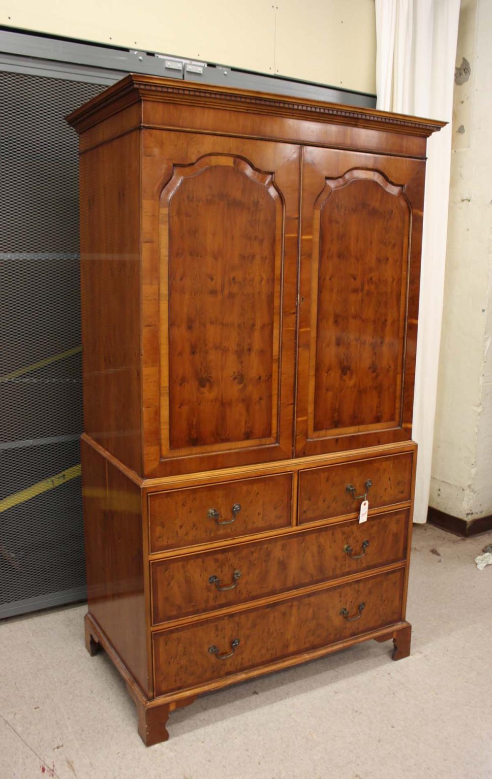 Appraisal: GEORGIAN STYLE MAHOGANY LINEN PRESS American custom made late th