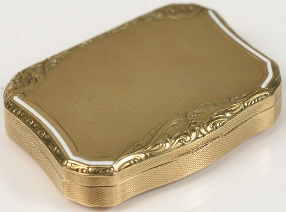 Appraisal: Karat Gold Box with Hinged Lid fine cross thatching and