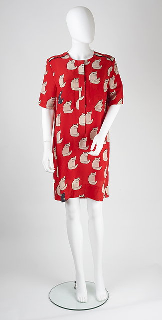 Appraisal: A Victoria Victoria Beckham silk cat print dress round neck