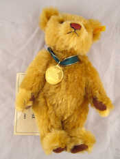 Appraisal: A Steiff Teddy bear in golden mohair with Danbury Mint