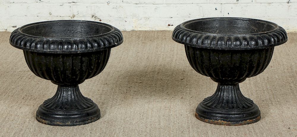 Appraisal: Pair of Victorian Cast Iron Garden Urns Pair of Victorian