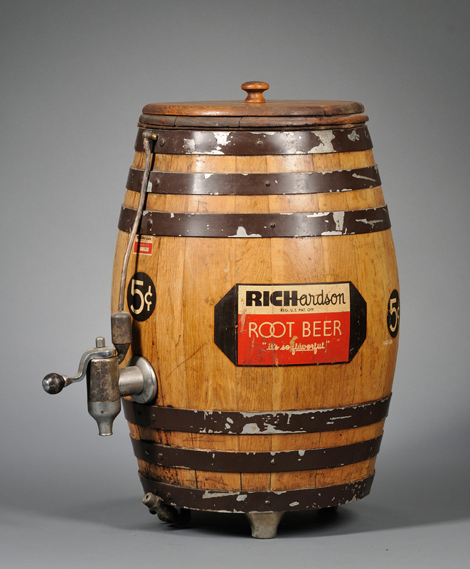 Appraisal: Richardson Root Beer It's So Flavorful cents Oak Barrel Fountain