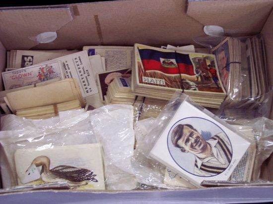 Appraisal: A quantity of collectors cards including Fry's Cadburys Brooke Bond