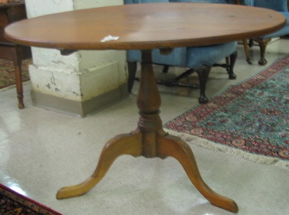 Appraisal: ROUND TILT-TOP TEA TABLE American th century the round top