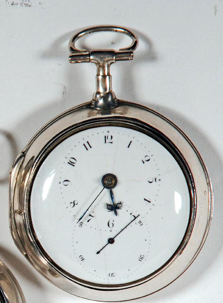 Appraisal: A GENTLEMAN'S GEORGE III SILVER PAIR CASED POCKET WATCH the