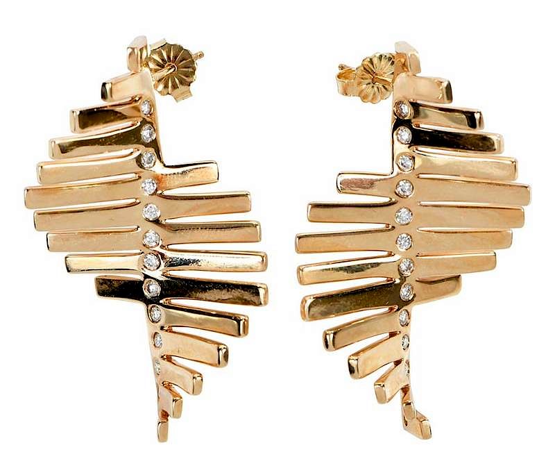 Appraisal: Patricia Duanis kt and Diamond Earrings twisting design each with