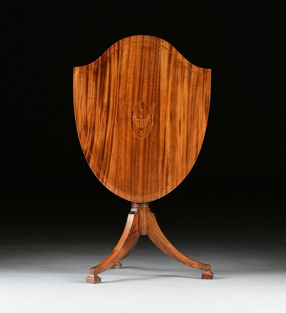 Appraisal: AN AMERICAN SHERATON STYLE MARQUETRY INLAID MAHOGANY TILT TOP TABLE