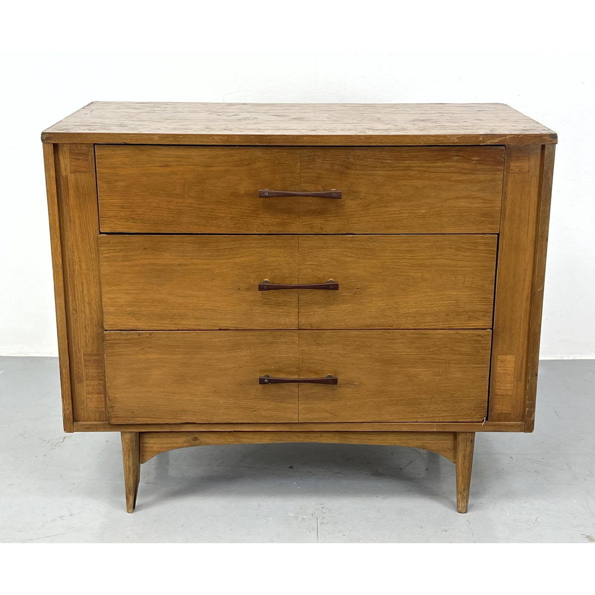 Appraisal: KROEHLER Modernist Bachelors Chest Dresser Dimensions H inches W inches